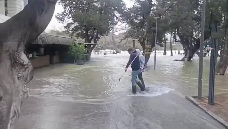 Manavgat Irmağı'nda Sular Yükseldi, Yerel İşletmeler Su Altında Kaldı