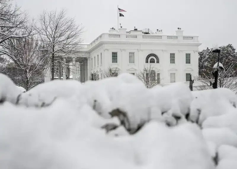 ABD'de Kar Fırtınası Alarmı: Washington'da Acil Durum İlan Edildi!